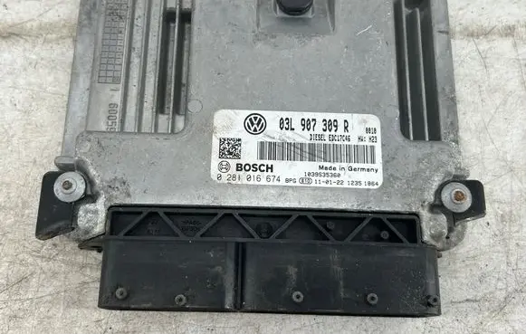 Volkswagen Tiguan Engine control unit/module 03L907309R 1039S35360 0281016674