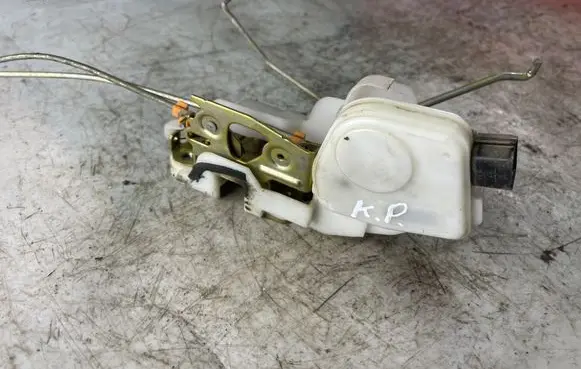 Mitsubishi Pajero Sport I Front door lock