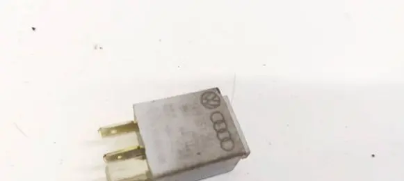 Volkswagen PASSAT B6 Other relay 1K0951253