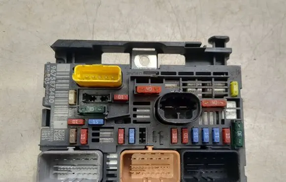 Peugeot 308 BSM Control unit 9675878480