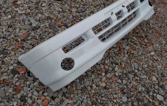 Mitsubishi Pajero Sport I Front bumper MR439741