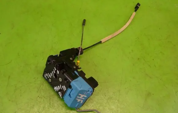 Volvo V70 Front door lock