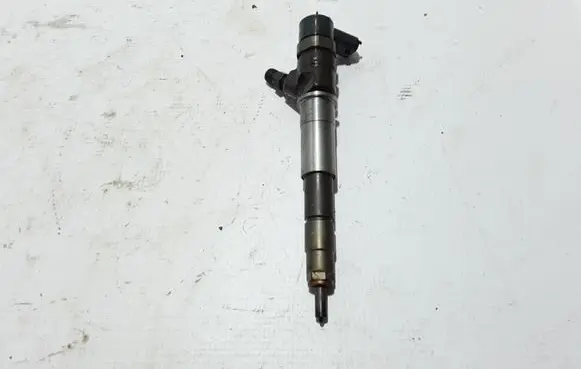 Renault Master III Fuel injector 0445110634