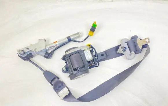 Honda CR-V Front seatbelt 608200300A A81850