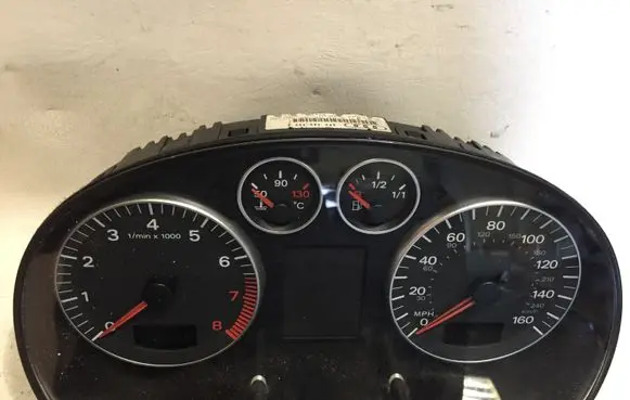 Audi A3 S3 8P Speedometer (instrument cluster) 88311353