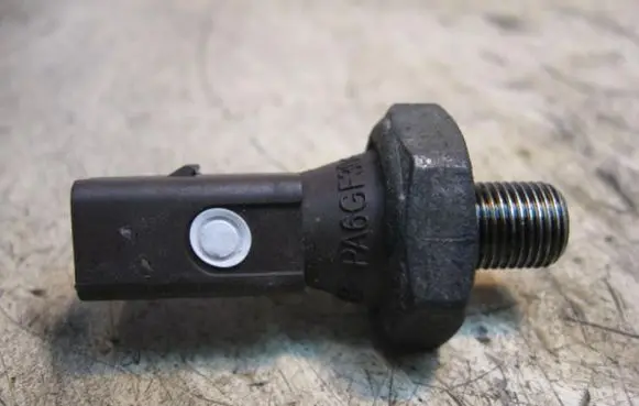 Volkswagen Golf IV Oil pressure sensor FEPPA66F30