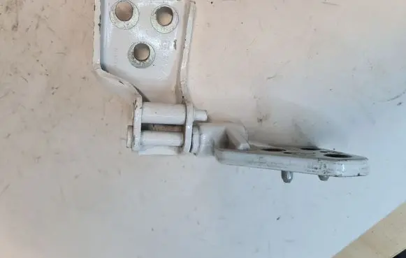 Peugeot Partner Rear door lower hinge 080D29316