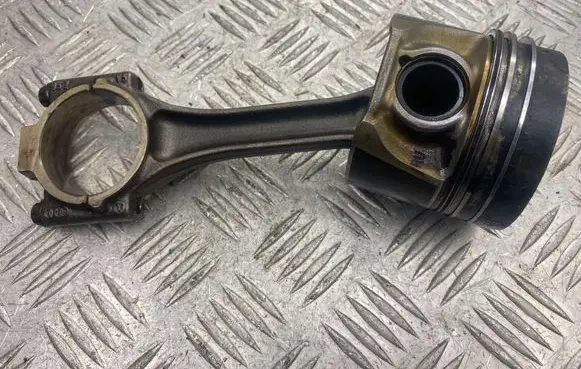 Volkswagen PASSAT B7 Piston with connecting rod 03LA