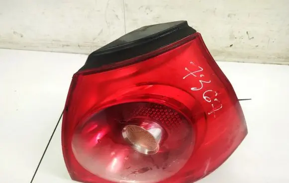 Volkswagen Golf V Rear/tail lights 1K6945096E 028490202A