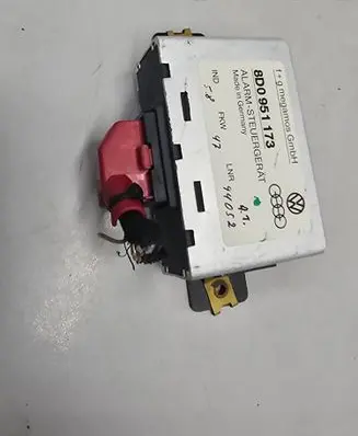 Audi A4 S4 B5 8D Alarm control unit/module 8D0951173