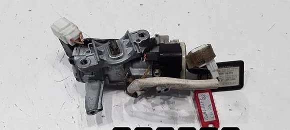 Mitsubishi Galant Ignition lock 337719