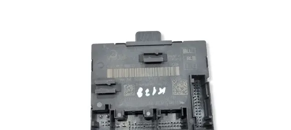 Volkswagen PASSAT B8 Door control unit/module 5Q0959593D