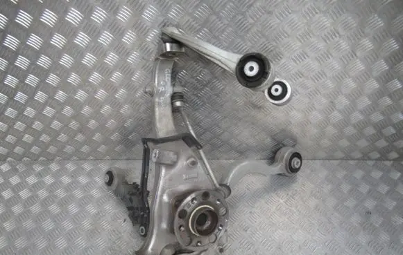 Mercedes-Benz GLC X253 C253 Front wheel hub spindle knuckle A2533321600