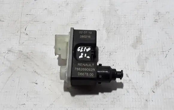 Fuel tank cap lock