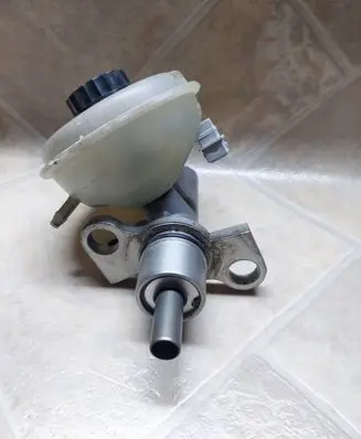 Audi A4 S4 B5 8D Master brake cylinder 8D0611301