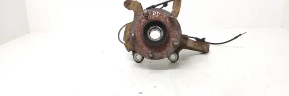 Nissan X-Trail T30 Front wheel hub