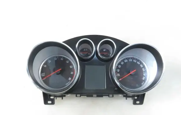 Opel Zafira C Speedometer (instrument cluster) 13374938