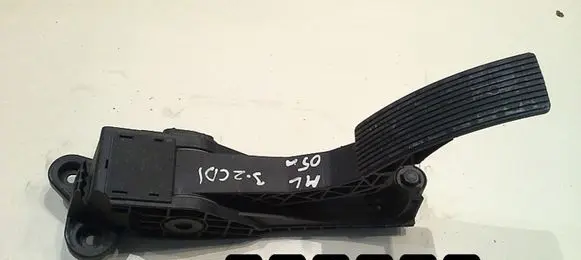 Mercedes-Benz ML W163 Accelerator throttle pedal 1643000104