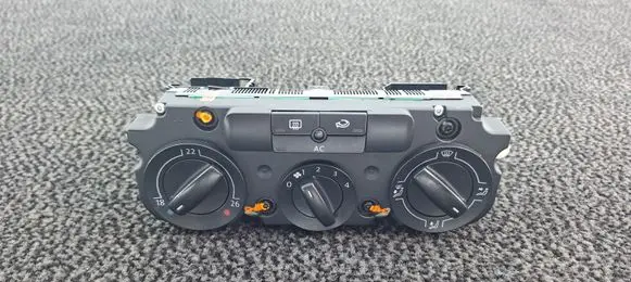 Volkswagen Caddy Climate control unit 1T1820045B