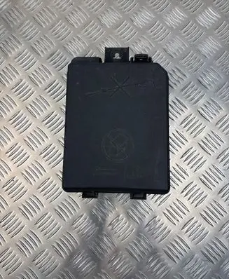 Opel Corsa E Fuse module 39080923 0000019 30959L