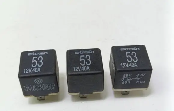 Volkswagen PASSAT B5.5 Other relay 141951253B