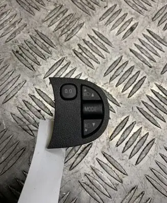 Steering wheel buttons/switches