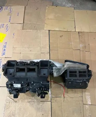 Mercedes-Benz E W211 Interior heater climate box assembly 2118300160 D30712153 A2038201642