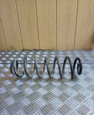 Volkswagen Golf IV Rear coil spring