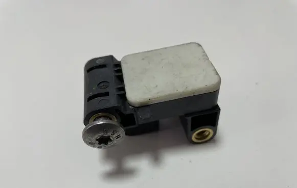 BMW X1 E84 Acceleration sensor 6911003