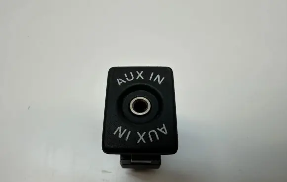 Volkswagen Amarok AUX in-socket connector 5N0035724