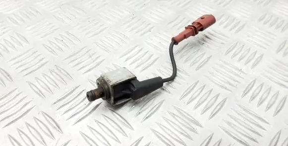 Volkswagen Golf VII Turbo solenoid valve 04L907284