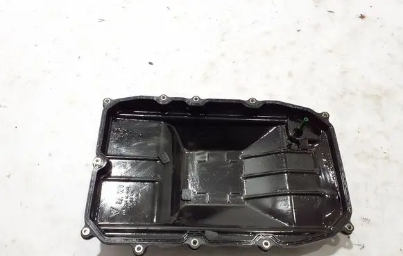 Volkswagen Touareg II Gearbox sump 0C8321361