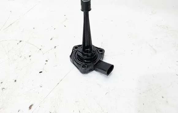 Audi A4 S4 B8 8K Oil level sensor 04L907660A