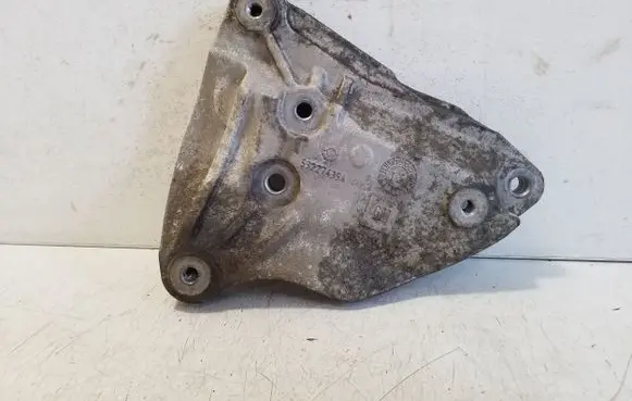 Opel Ampera A/C compressor mount bracket 55569037
