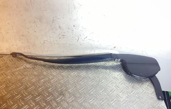 Toyota Prius+ (ZVW40) Front wiper blade arm