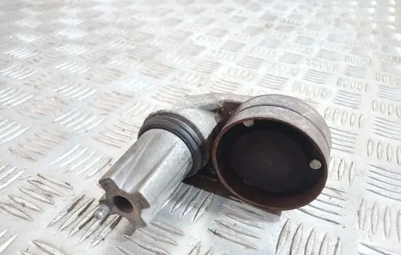 Land Rover Discovery 3 - LR3 Generator/alternator belt tensioner PQH500060