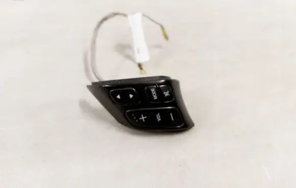 Mazda 5 Steering wheel buttons/switches 153769