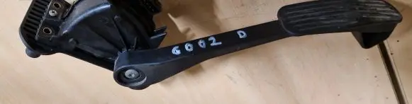 Volvo V70 Accelerator throttle pedal 30636004