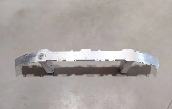 BMW 5 G60 G61 Front bumper cross member 5A02FA9