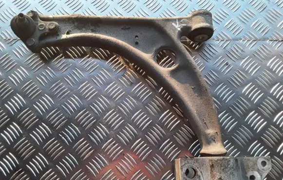 Volkswagen PASSAT B6 Front lower control arm/wishbone