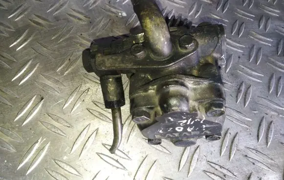 Mitsubishi Pajero Power steering pump