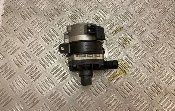 Volvo XC90 Electric auxiliary coolant/water pump 31338399