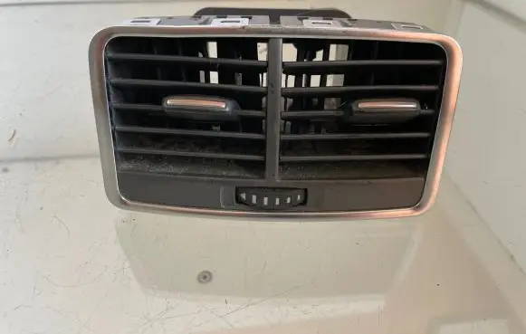Audi A6 S6 C6 4F Rear air vent grill 4F0819203B