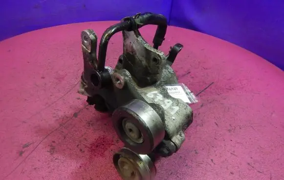 Hyundai Tucson JM Power steering pump mounting bracket 