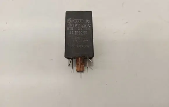 Volkswagen Golf II Glow plug pre-heat relay 191911261C