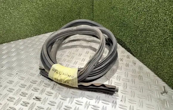 Opel Vivaro Sliding door rubber seal 
