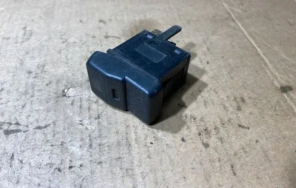 Volkswagen Transporter - Caravelle T4 Windscreen/window heater switch 701959621
