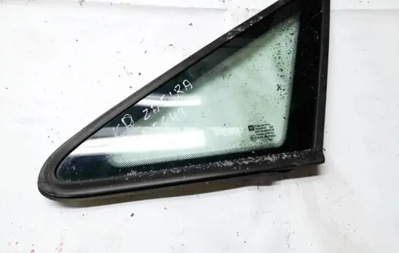 Opel Zafira A Front triangle window/glass 