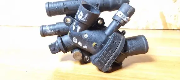 Volvo S40, V40 Engine coolant pipe/hose 8200065390