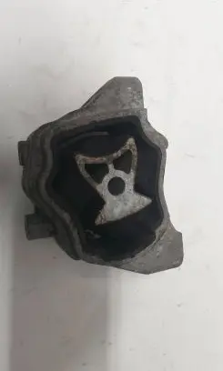 Volvo XC70 Engine mount bracket 3070M18
